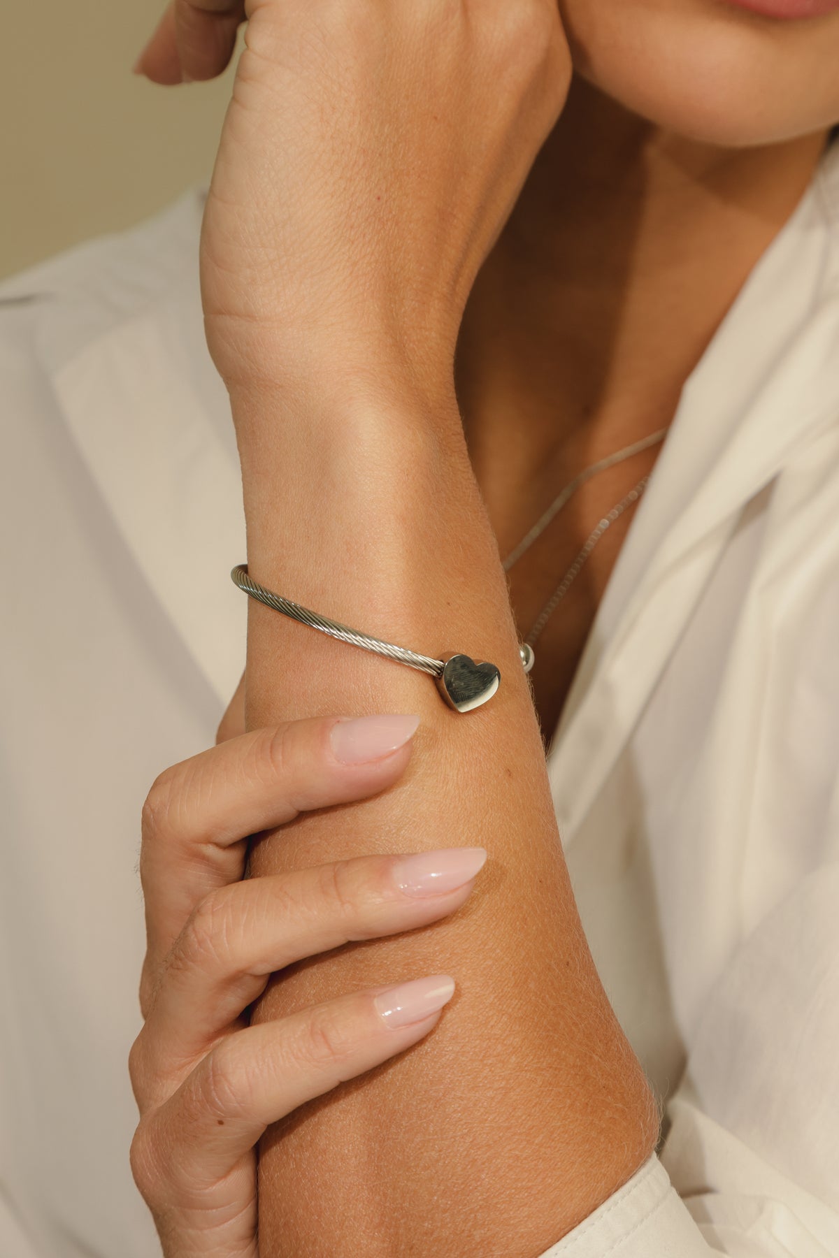 Bracelete Ponta de Coração em Aço