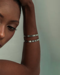Bracelete Corações Vazados em Aço